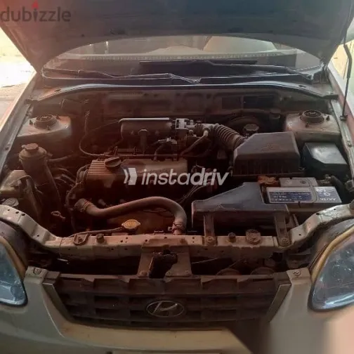 هيونداي فيرنا 2006 فضي مستعملة للبيع - 2