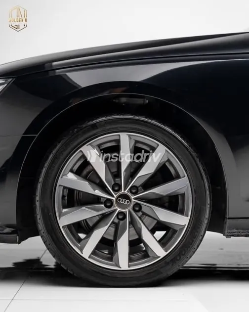 اودي A4 2022 أسود مستعملة للبيع - 4