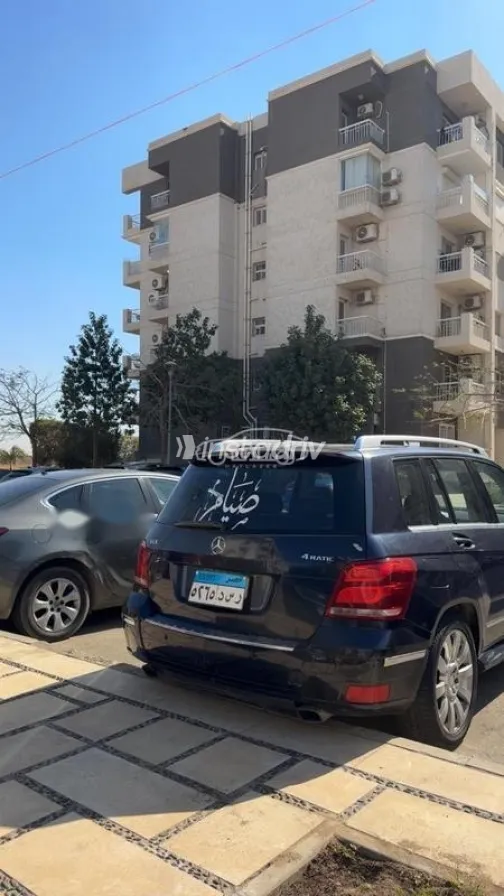 مرسيدس SLK 300 2010 أسود مستعملة للبيع - 3