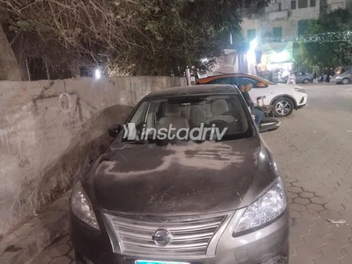 نيسان سنترا 2018 أبيض مستعملة للبيع - 1