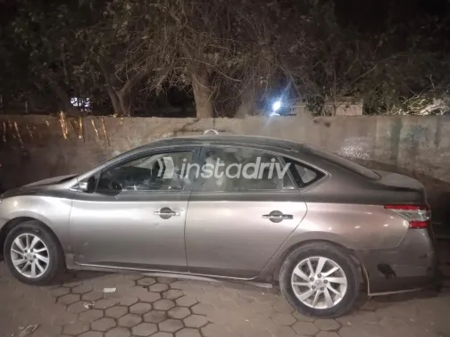 نيسان سنترا 2018 أبيض مستعملة للبيع - 2