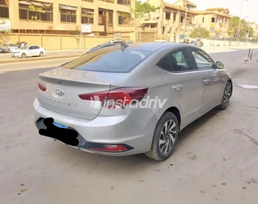 هيونداي إلنترا اى دى 2020 أبيض مستعملة للبيع - 5