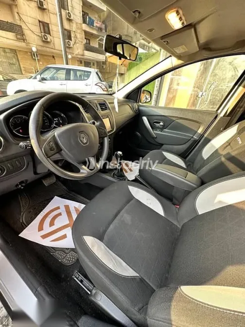 رينو سانديرو 2017 فضي مستعملة للبيع - 4