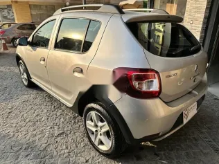 رينو سانديرو 2017 فضي مستعملة للبيع