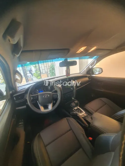 تويوتا فورتشنر 2021 أبيض مستعملة للبيع - 6