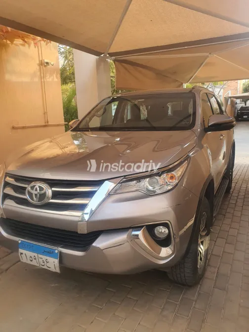 تويوتا فورتشنر 2021 أبيض مستعملة للبيع - 7