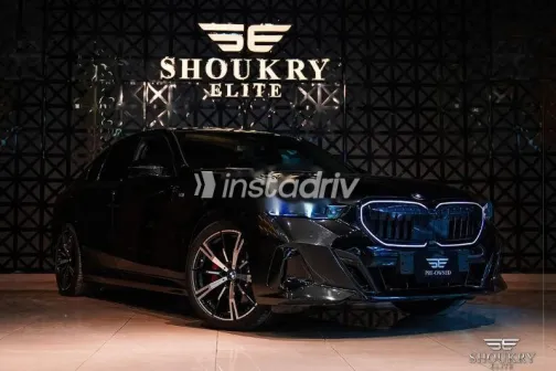 بي ام دبليو 520 2024 أسود مستعملة للبيع - 1