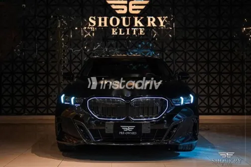 بي ام دبليو 520 2024 أسود مستعملة للبيع - 2