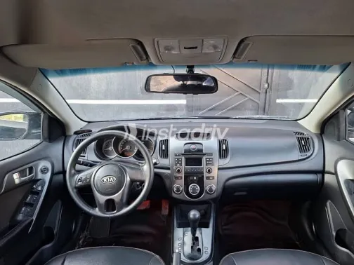 كيا سيراتو 2010 أسود مستعملة للبيع - 4