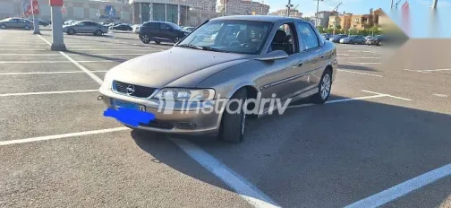 اوبل فيكترا 1997 رمادي مستعملة للبيع - 1