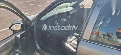 اوبل فيكترا 1997 رمادي مستعملة للبيع - 2