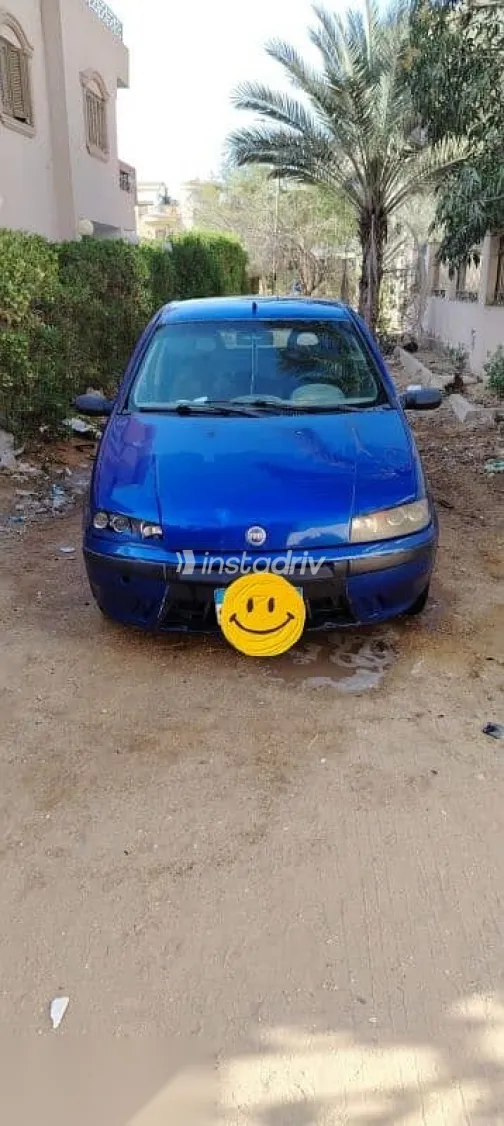 فيات بونتو 2000 أزرق غامق مستعملة للبيع - 3