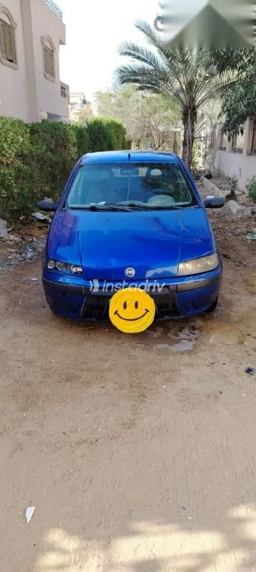 فيات بونتو 2000 أزرق غامق مستعملة للبيع - 4