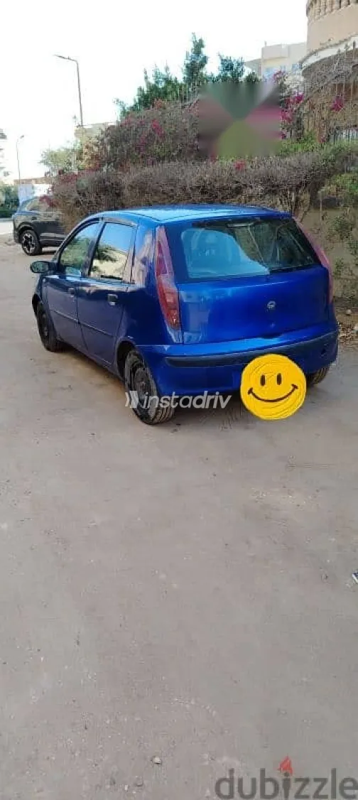 فيات بونتو 2000 أزرق غامق مستعملة للبيع - 5