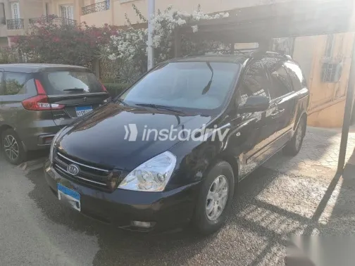 كيا كارنفال 2010 أسود مستعملة للبيع - 7