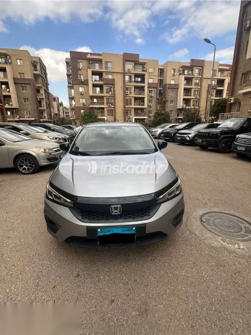 هوندا سيتى 2022 فضي مستعملة للبيع - 1