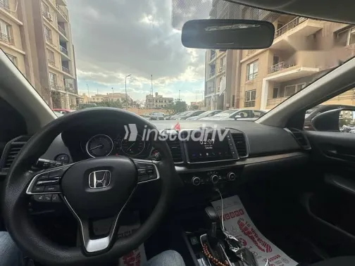 هوندا سيتى 2022 فضي مستعملة للبيع - 7