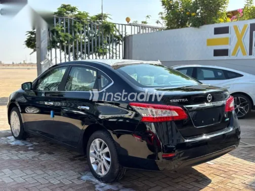 نيسان سنترا 2026 أسود جديدة للبيع - 4