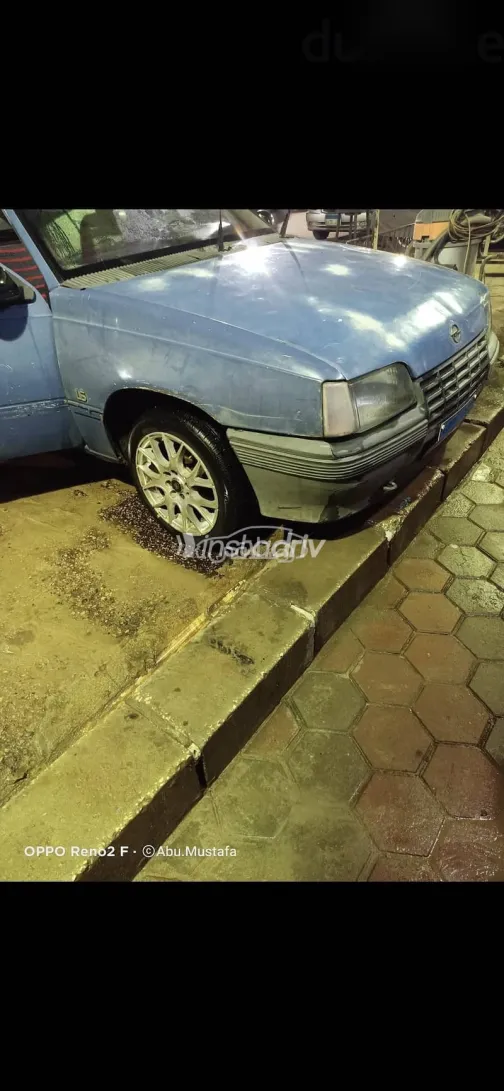 اوبل كاديت 1988 أزرق غامق مستعملة للبيع - 4