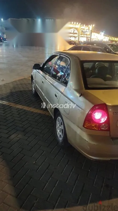 Hyundai Verna 2007 Gold Used for Sale - 3