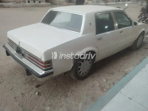 بويك سكاى لارك 1982 أبيض مستعملة للبيع - 3