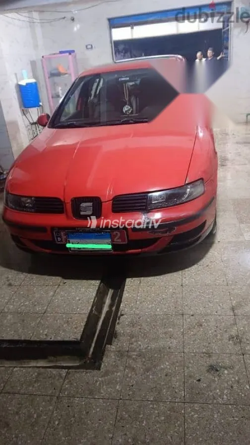 سيات توليدو 2002 أحمر مستعملة للبيع - 2