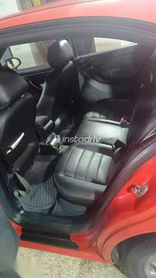 سيات توليدو 2002 أحمر مستعملة للبيع - 4