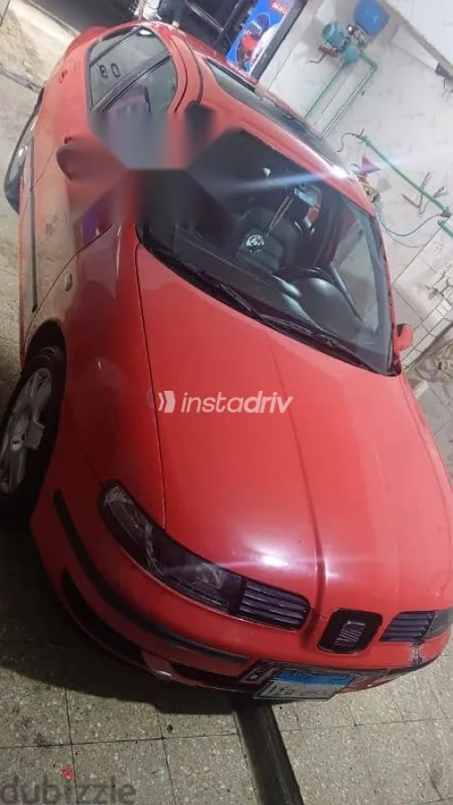 سيات توليدو 2002 أحمر مستعملة للبيع - 5