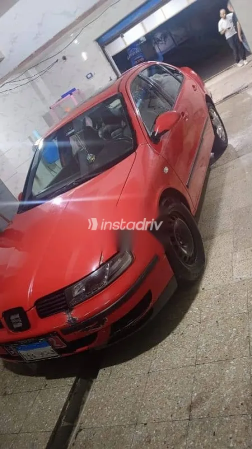 سيات توليدو 2002 أحمر مستعملة للبيع - 6