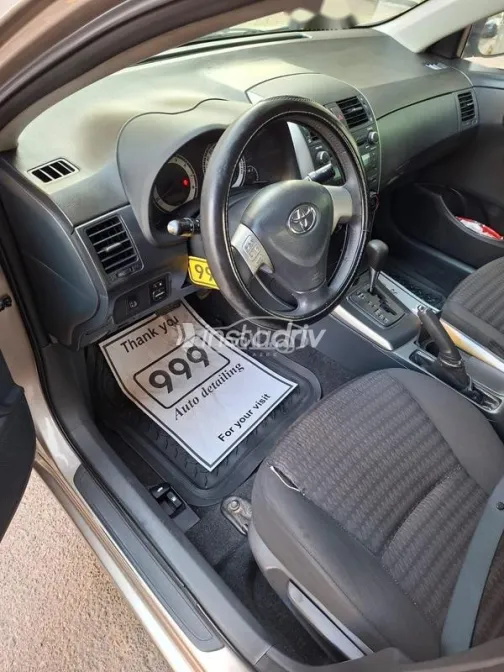 Toyota Corolla 2010 Gold Used for Sale - 5