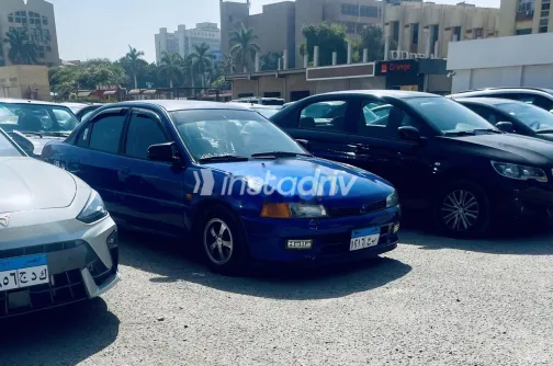 ميتسوبيشي لانسر كرستالة 1998 أزرق مستعملة للبيع - 3