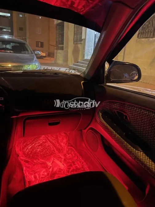 ميتسوبيشي لانسر كرستالة 1998 أزرق مستعملة للبيع - 5