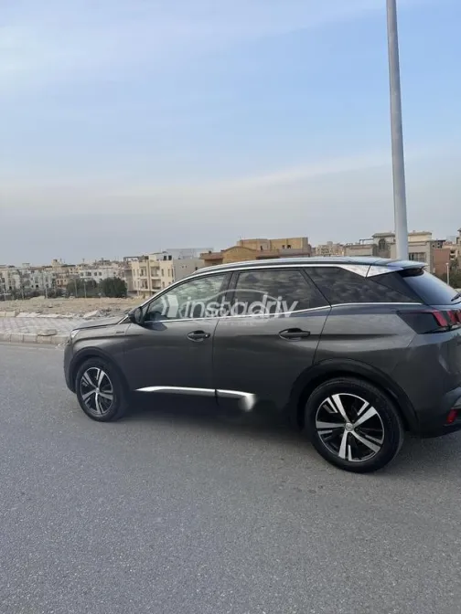 بيجو 3008 2020 رمادي مستعملة للبيع - 3