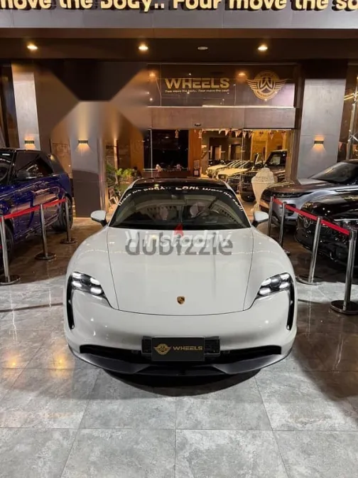 بورش تايكان 2024 رمادي مستعملة للبيع - 2