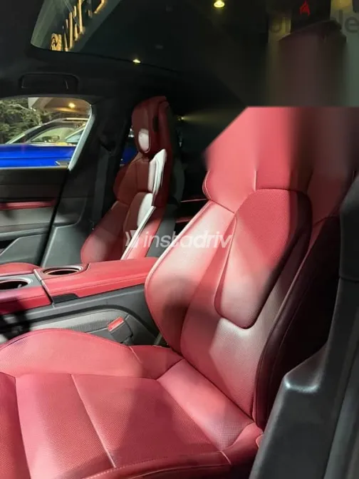 بورش تايكان 2024 رمادي مستعملة للبيع - 5