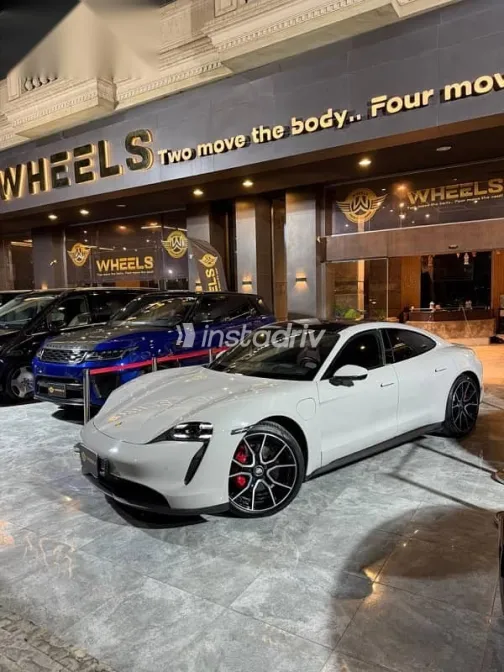 بورش تايكان 2024 رمادي مستعملة للبيع - 7