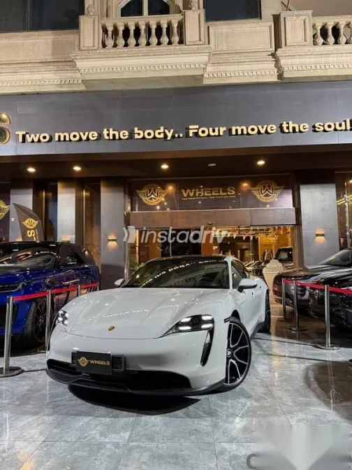 بورش تايكان 2024 رمادي مستعملة للبيع - 8