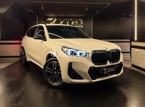 بي ام دبليو X1 2025 أبيض مستعملة للبيع - 3