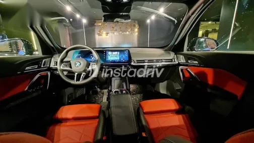 بي ام دبليو X1 2025 أبيض مستعملة للبيع - 10