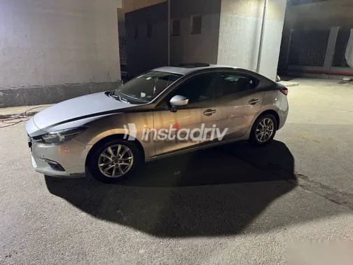 مازدا 3 2018 فضي مستعملة للبيع - 1