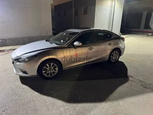 مازدا 3 2018 فضي مستعملة للبيع