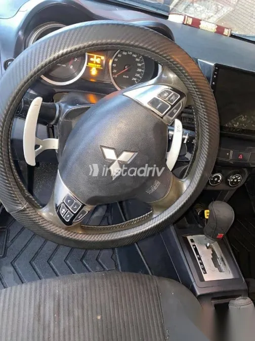 ميتسوبيشي لانسر 2015 فضي مستعملة للبيع - 4