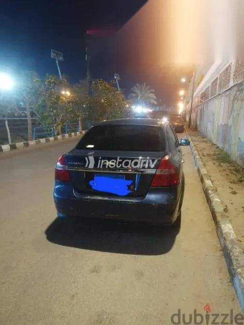 شيفروليه افيو 2017 أزرق غامق مستعملة للبيع - 2