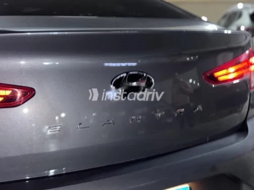 هيونداي إلنترا 2026 رمادي مستعملة للبيع - 2