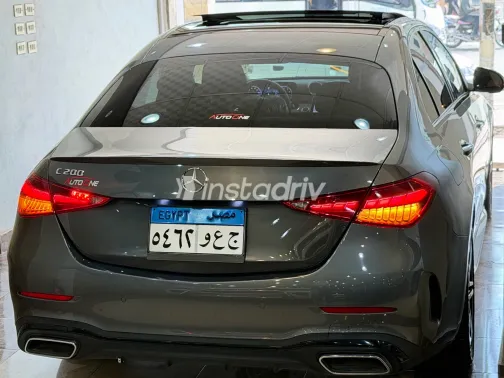 مرسيدس C 200 2023 أبيض مستعملة للبيع - 1
