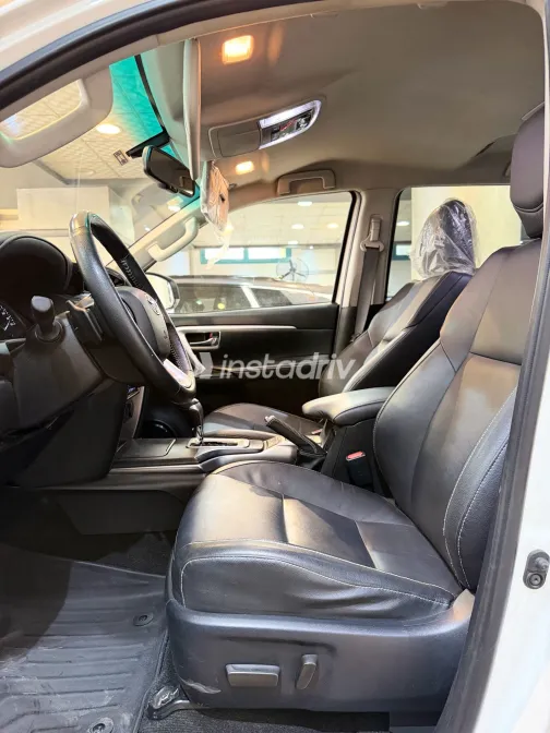 تويوتا فورتشنر 2023 أبيض مستعملة للبيع - 3