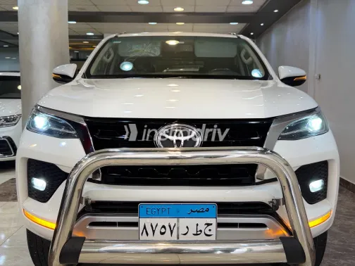 تويوتا فورتشنر 2023 أبيض مستعملة للبيع - 5