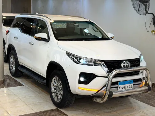 تويوتا فورتشنر 2023 أبيض مستعملة للبيع - 10