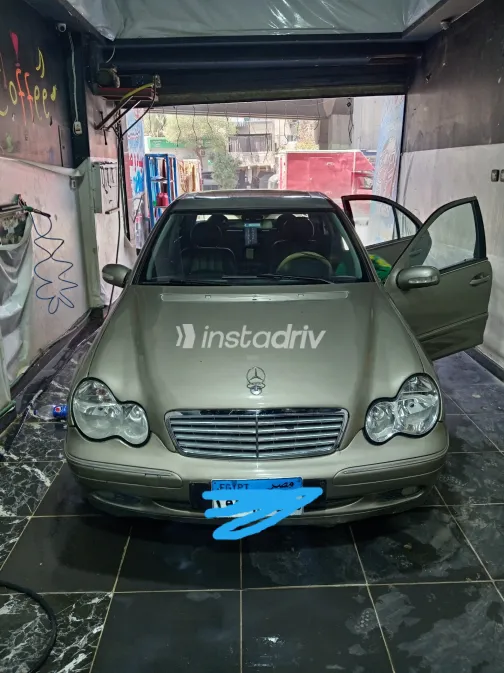 Mercedes C 200 2005 White Used for Sale - 2