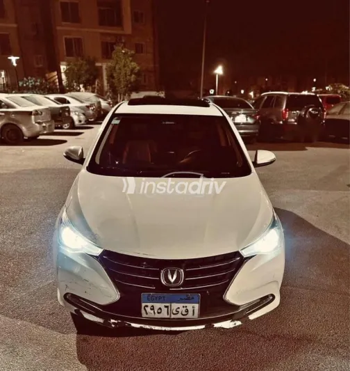 شانجان ألسفن 2022 أبيض مستعملة للبيع - 1